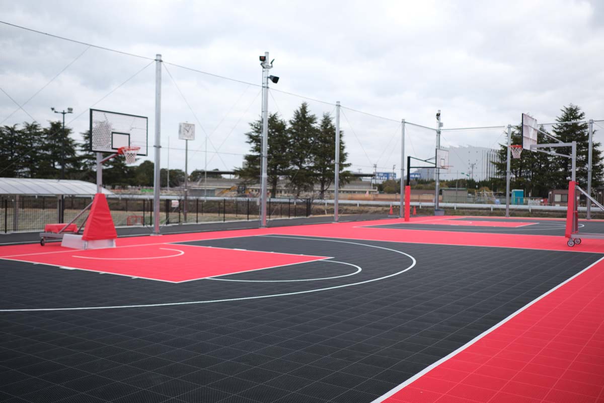 東洋炭素アーバンスポーツパークの3X3バスケットボールコート