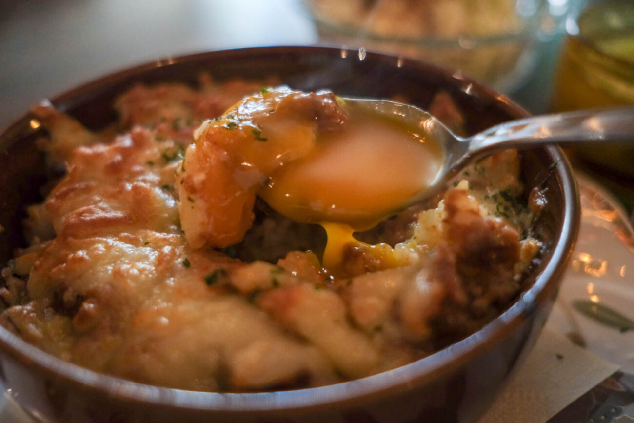 ラトープのミートソースドリアの半熟卵