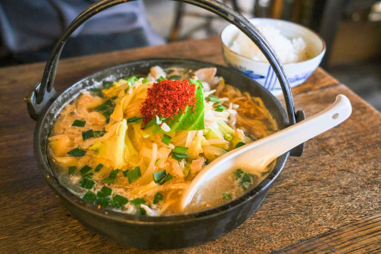 カラシヤクラシックのオロチョンラーメン